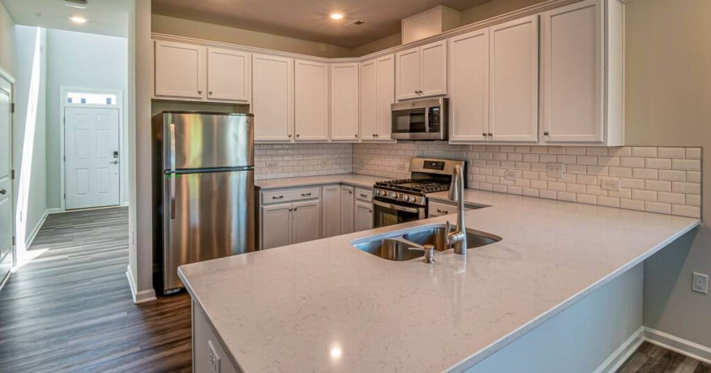 custom-kitchen-remodel-quartz-countertop-tile-backsplash-installation-toledo-custom-countertops
