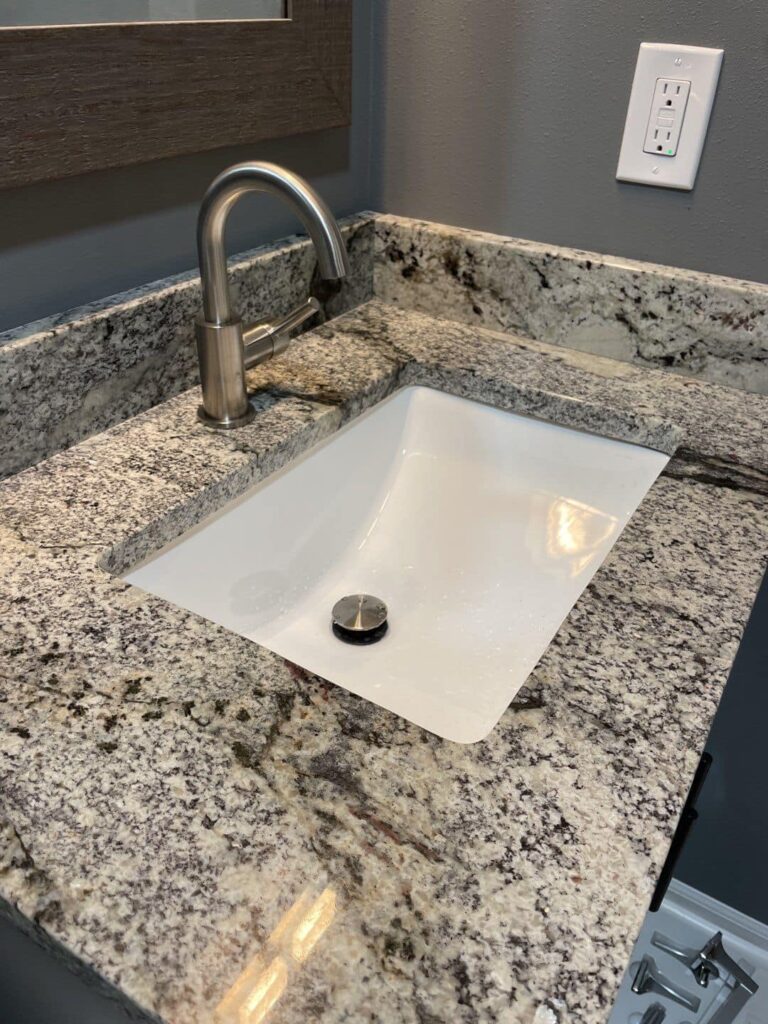 bathroom-countertops-rossford-TCC