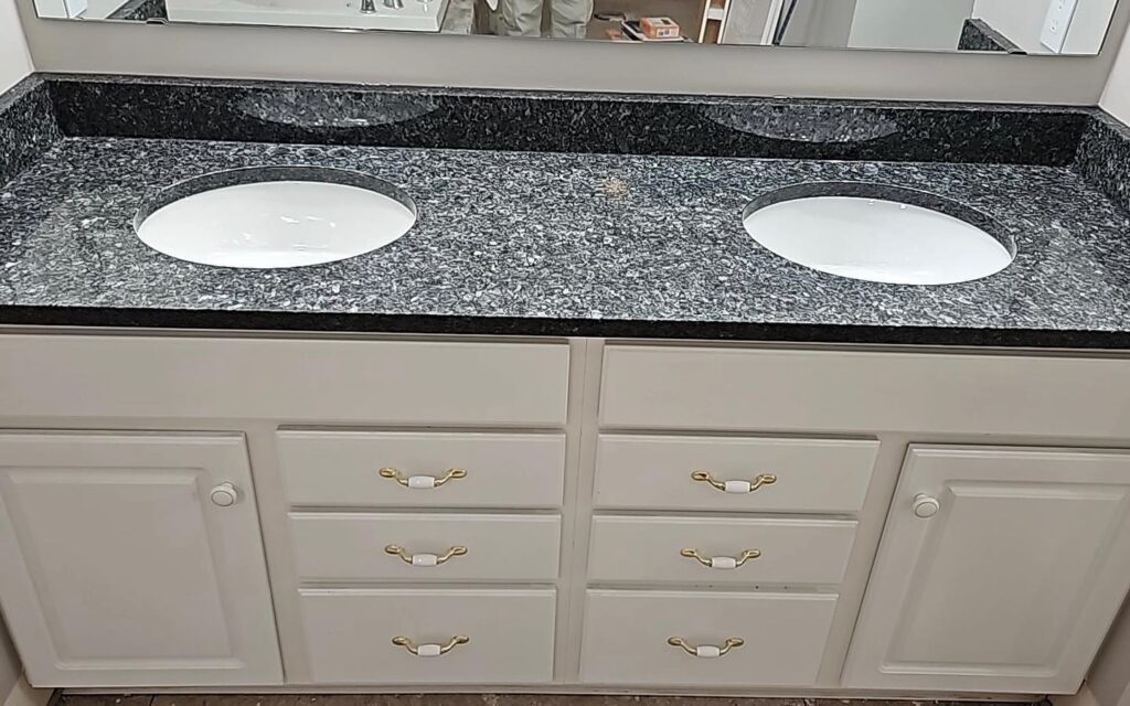 granite-bathroom-countertops-toledo-TCC