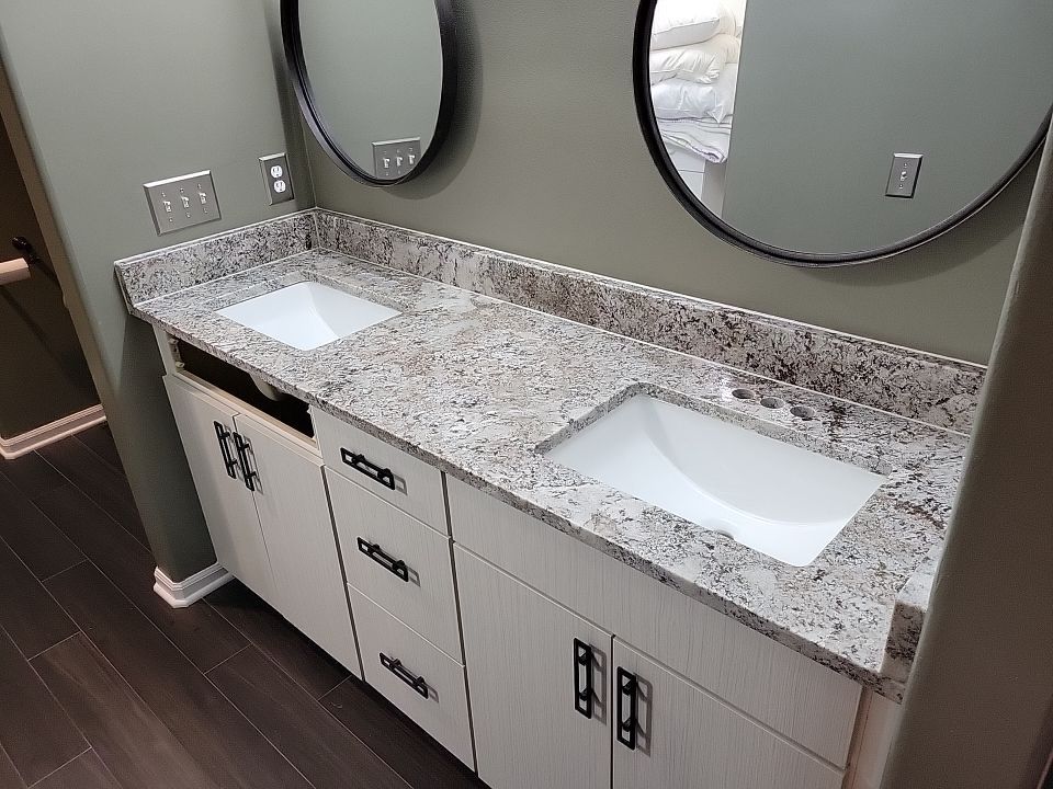 granite-bathroom-countertop-installer-perrysburg-tcc-1